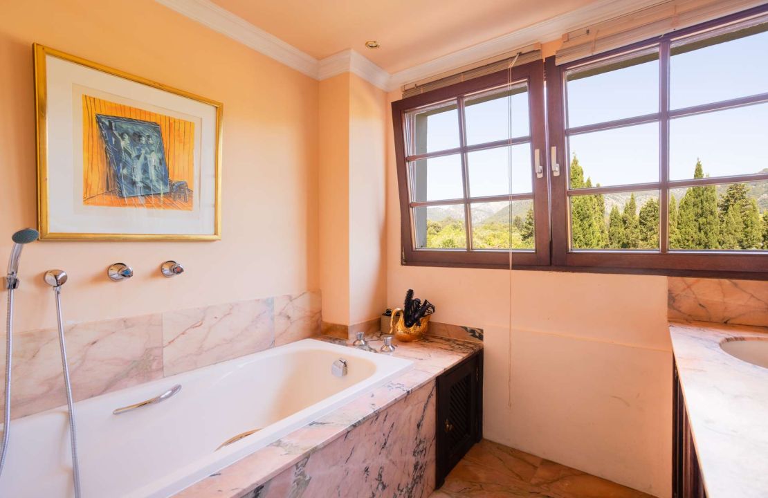 Charming Country Retreat near Campanet with Main House & Guesthouse